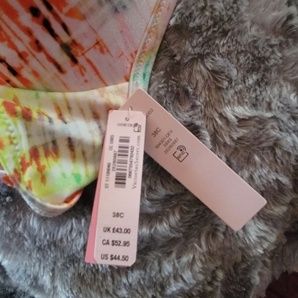 Victoria's Secret Pushup Bikini Top - Picture 4 of 5